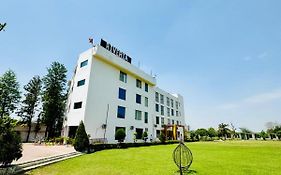 Play Riveria Valley Resort Greater Noida